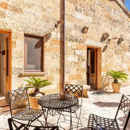 Antica Corte Dell'800 Apartment